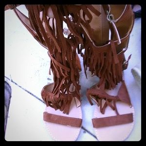 Charlett russ sandels suze 6